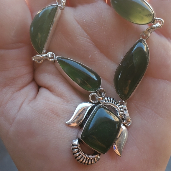 New Nephrite Canadian Jade 925 Silver Necklace. - Picture 14 of 15